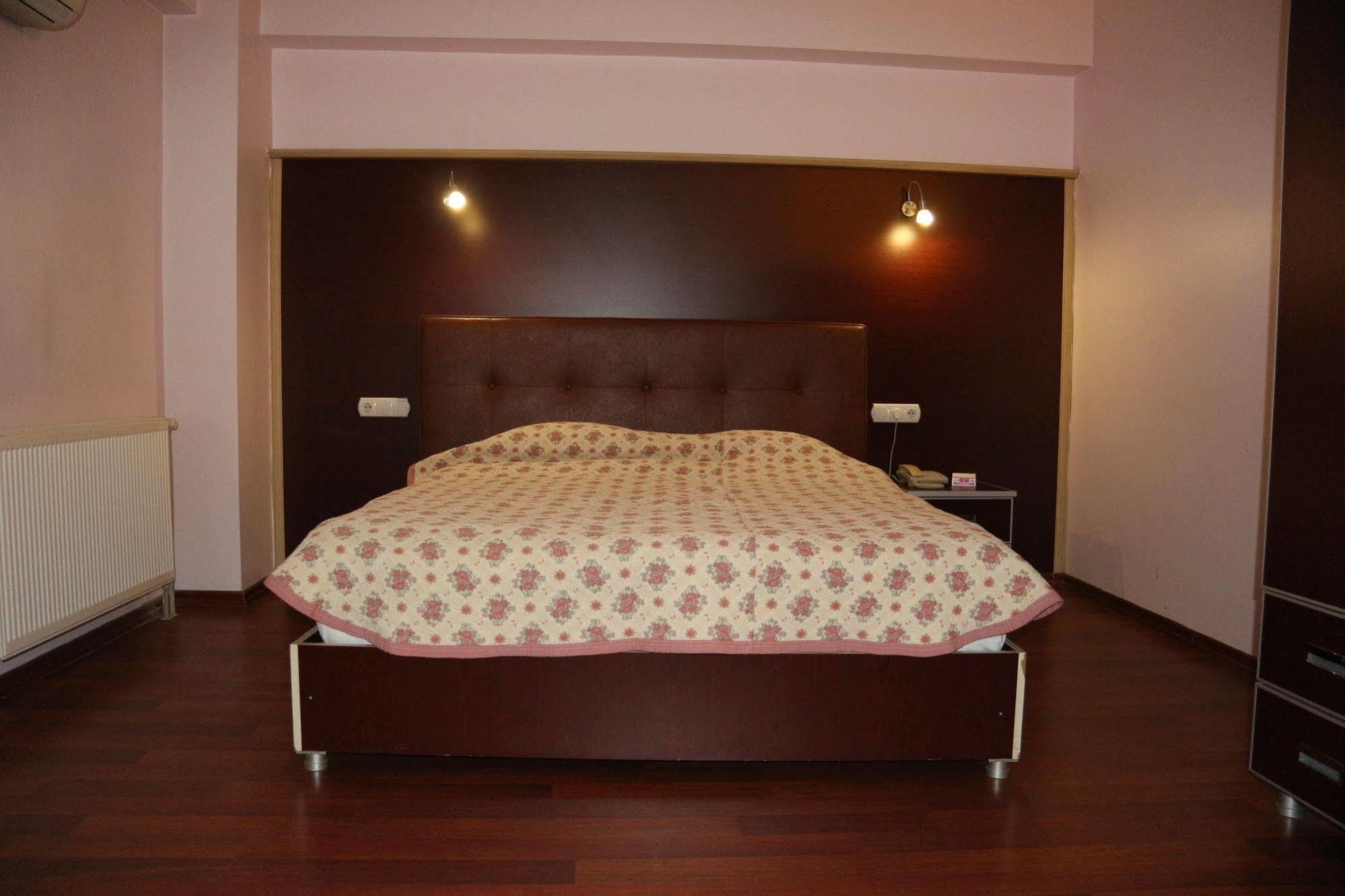 Metropolis Hotel Torbalı Eksteriør billede